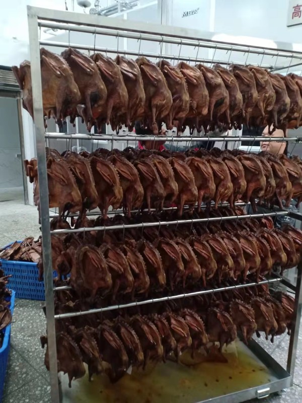 益陽瑪山產(chǎn)業(yè)機(jī)械有限公司，湖南益陽螺旋風(fēng)管廠家，熱風(fēng)食品烤房