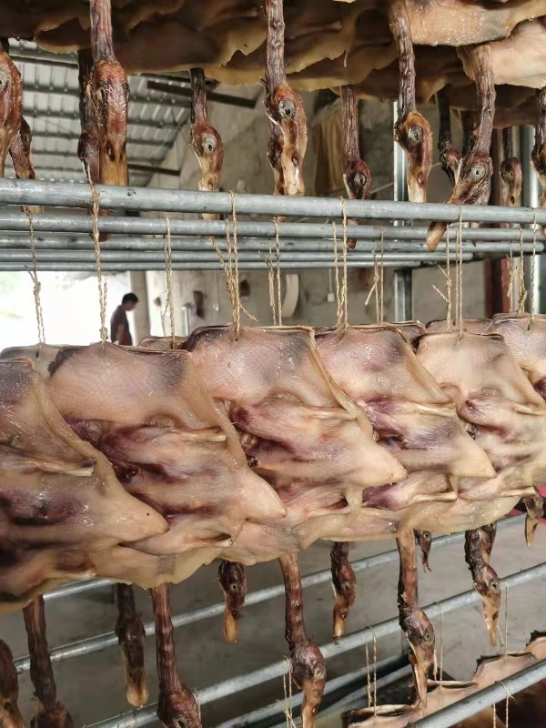 益陽瑪山產(chǎn)業(yè)機(jī)械有限公司，湖南益陽螺旋風(fēng)管廠家，熱風(fēng)食品烤房